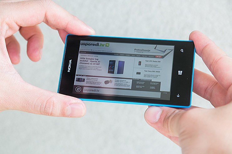 Nokia Lumia 520 (14).jpg